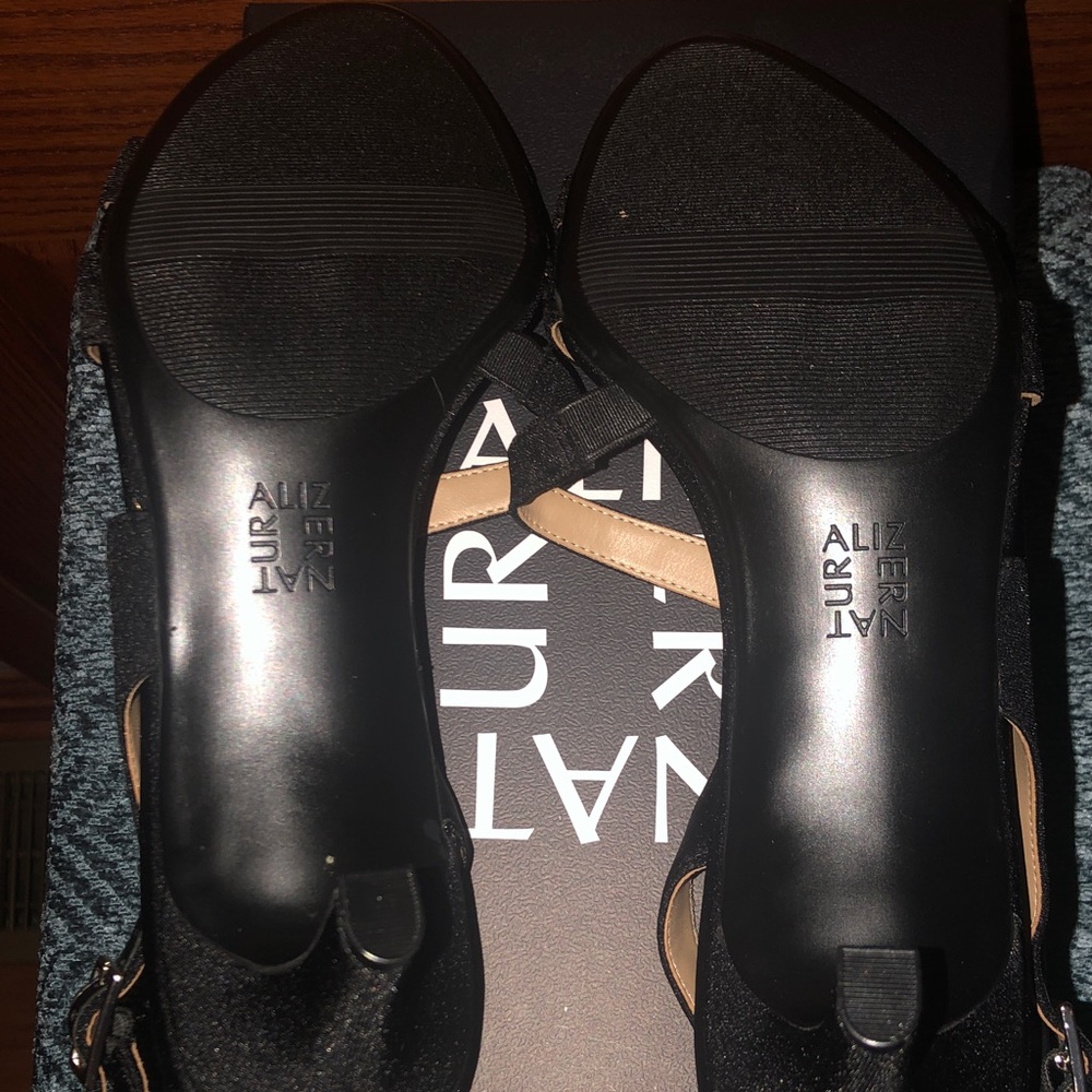 Naturalizer Elegant Black Sandals - Picture 12 of 12